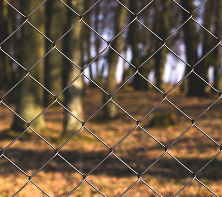 barbed wire fencing cost per foot